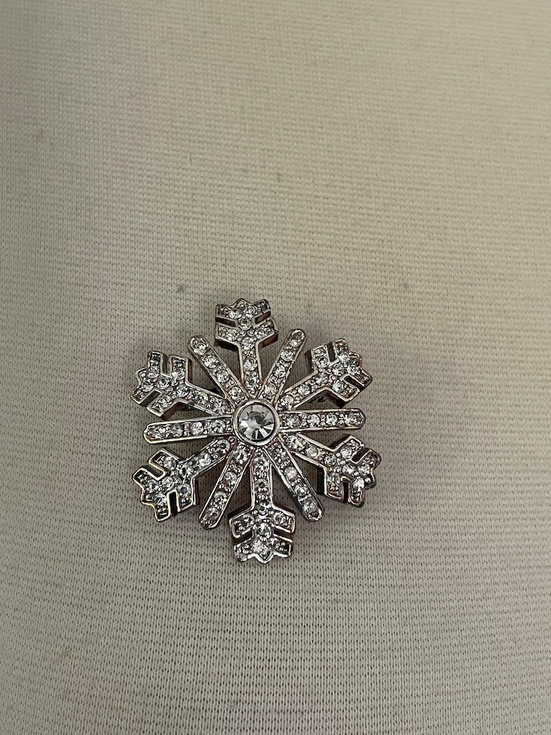 Broche De Noël Flocon De Neige Strass - Décorations Vêtements Chapeau Écharpe, Or Ou Argent, Boîte Cadeau - 8