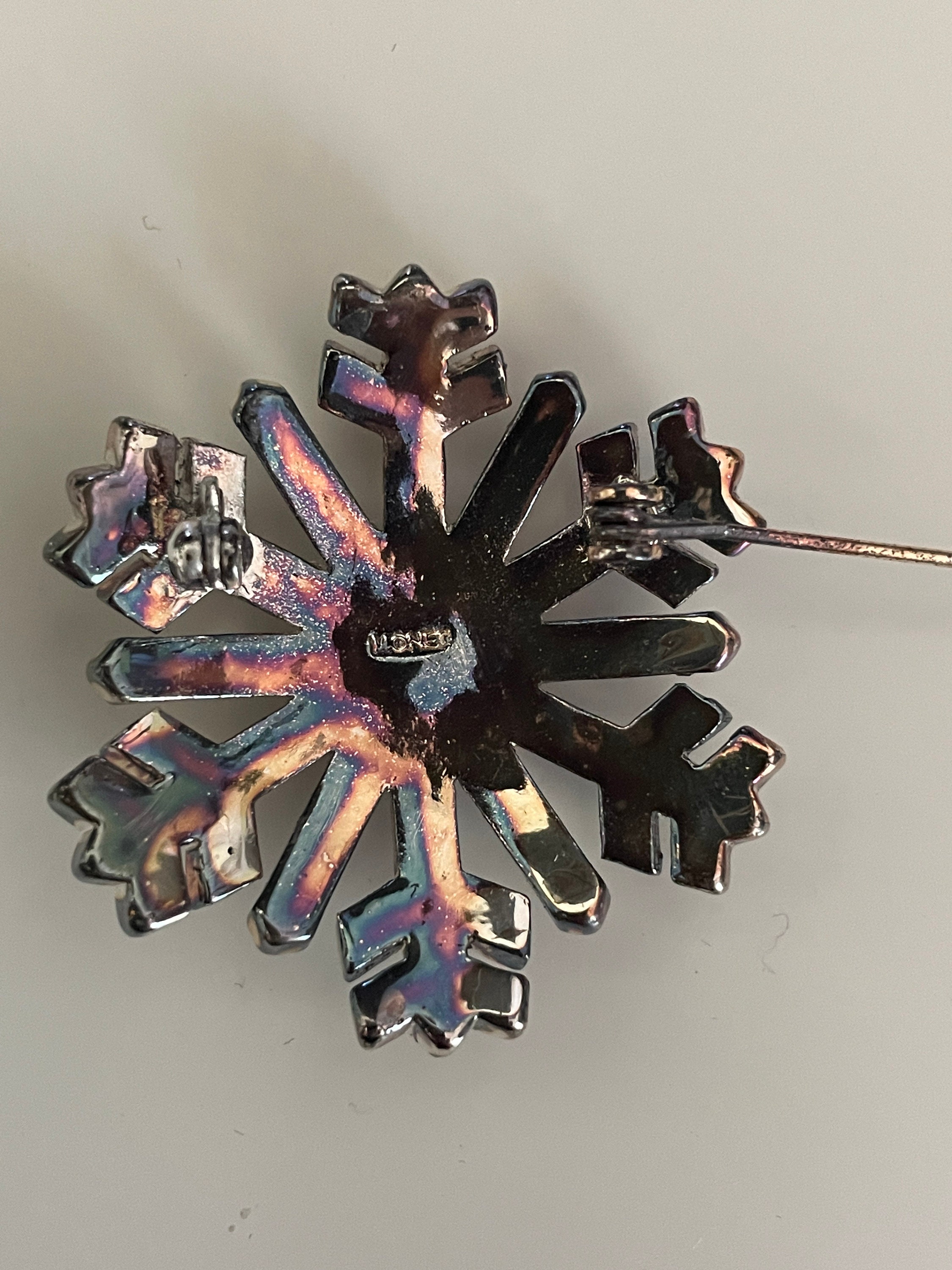 Broche Vintage En Forme De Poire St John Knits - Métal Et Strass Pavé - Pièce De Collection