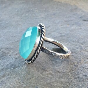 Aqua Chalcedony artisan jewelry ring with hammered band image 4