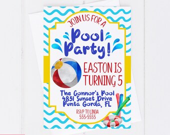 Puede incluir: Una invitación a una fiesta de piscina azul y amarilla con una pelota de playa, un salvavidas y crayones. La invitación dice "¡Únete a nosotros para una fiesta en la piscina! Easton cumple 5 años. The Connor's Pool 4831 Sunset Drive Punta Gorda, FL RSVP a Linda 555-5555"