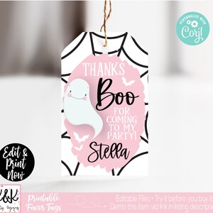 Puede incluir: Etiqueta de favor de Halloween imprimible con un dise&ntilde;o de fantasma rosa y blanco. La etiqueta dice "Gracias Boo por venir a mi fiesta! Stella".