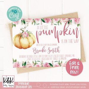 Może przedstawiać: Drukowane zaproszenie na baby shower z r&oacute;żową kwiatową ramką i akwarelową ilustracją dyni. Tekst brzmi "A Little Pumpkin is on the Way" i "Brooke Smith".