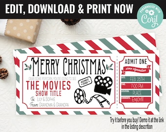 Könnte beinhalten: Eine druckbare Weihnachts-Kinokartenvorlage mit roten und grünen Streifen. Die Karte sagt "Frohe Weihnachten" und "Schnapp dir Popcorn, du wirst die Filme sehen". Sie hat auch Platz für einen Showtitel, Namen für an und von, sowie Datum und Uhrzeit.
