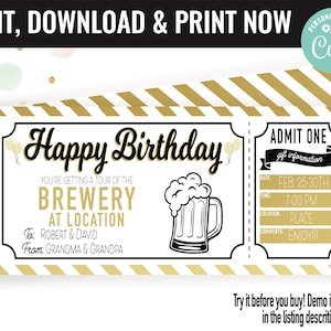 Op de afbeelding: Een printbaar verjaardagsticket met een gouden en witte gestreepte achtergrond. Het ticket zegt "Happy Birthday" en "You're getting a tour of the brewery at location." Het bevat ook ruimte voor de naam van de ontvanger, de naam van de gever en de datum en tijd van de gebeurtenis. Het ticket heeft een zwart-witte illustratie van een bierglas.