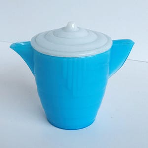 AKRO AGATE Children&#39;s TEAPOT with Lid Stacked Disk No Glow Vintage Toy Glassware