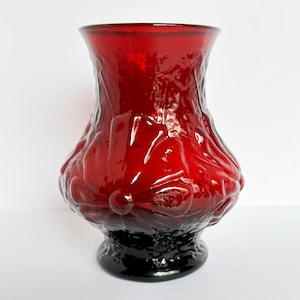 Vintage RAIN FLOWER Vase Royal Ruby Anchor Hocking Rainflower Vintage Red Glass