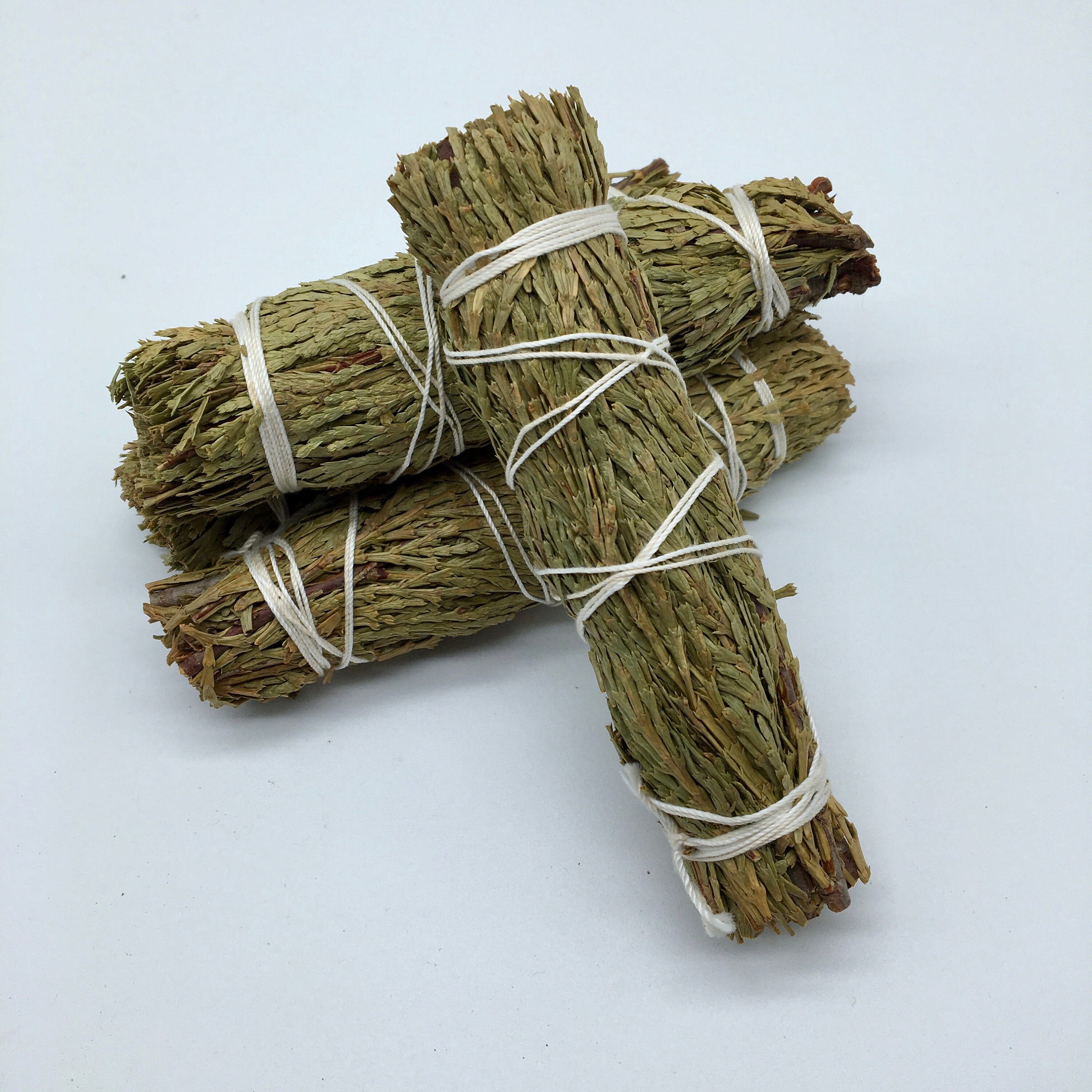 Cedar Smudge Bundle - Sacred Smoke - Natural Smudging Herbs - Etsy UK