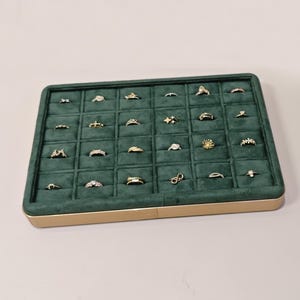 Grüne Samt Ring Display Tabletts, Ringe Display Tabletts, Samt Schmuck Display DS2216