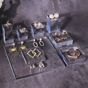 Clear acrylic case jewelry holder Jewellery organizer display stand for bracelet necklace ring earring cosmetics perfume  DS1260