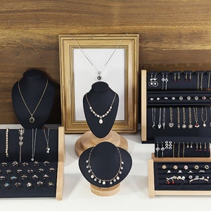 Zwarte houten sieraden display, zwarte ring display, ring organisator stand, zwarte ketting display, ketting houder, zwarte oorbel display DS1255