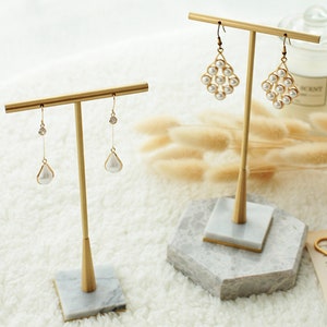 White marble copper earring display, T-bar earring display, earring stand, marble jewellery displays   DS1400
