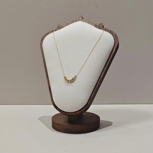 Présentoir à bijoux en lin noyer, buste de collier, support organisateur de bijoux en bois, présentoir de collier, porte-collier DS2399
