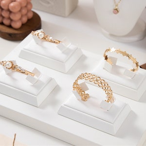 Bracelet display,white bracelet display,bracelet holder, bracelet organizer   DS1773