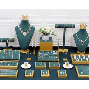 Green jewelry display,  jewelry organizer stand,  jewellery display, necklace bust   DS1750