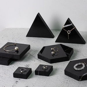 Black marble jewelry display, black jewelry organizer stand, black bracelet display, black earring display    DS1038
