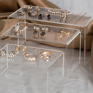 Clear acrylic jewelry display, jewelry display tray, white jewelry diplay,ladder jewelry display stand   DS1320