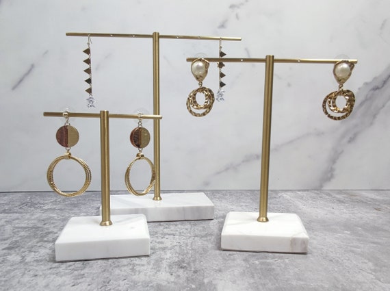 MARBLE EARRING DISPLAY S WHITE MARBLE EARRING DISPLAY S WHITE