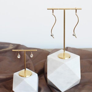 Copper earring display, white marble jewelry organizer, T-bar earring stand stand, white jewelry display, marble jewellery displays   DS1048