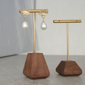 Walnut earring display, T-bar earring display, earring stand, walnut jewellery displays   DS1403