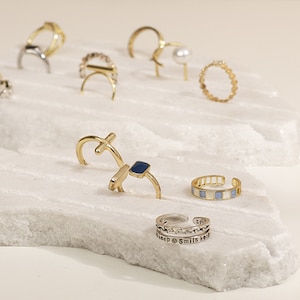 White marble jewelry display, white jewelry organizer stand, white earring card display,marble bracelet display    DS1984