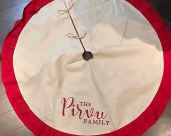 Personalized Christmas tree skirt, family monogram tree skirt, under the christmas tree, holiday gifts, Christmas presents, cadeaux de noel,