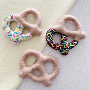 Felt Food Pretzel, Play Food, Play Kitchen, Play Shop, Imaginative Play, Play House, Cubby House, Bakery Play, Sprinkles, Donuts, Birthday