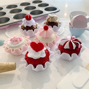 Felt Food Cupcakes, Tea Party, Play Food, Pretend Play Kitchen, Play House, Felt Cakes, Play Shop