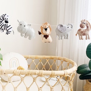 Felt Safari Animals Nursery Garland, 1st Birthday, Baby Shower, Party Banner, Elephant Nursery, Lion Nursery, Giraffe