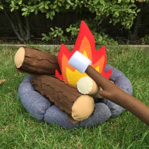 Felt Campfire Set, Pretend Play, Camping, Imaginative Play, Felt Food, Boys Birthday Girls Gift, Read Details, 1-5 Week Turnaround image 1