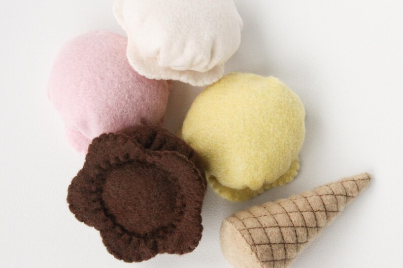 Felt Food Pretend Play Ice Cream Mix and Match Game Set, Strawberry, Chocolate, Vanilla, Banana image 5