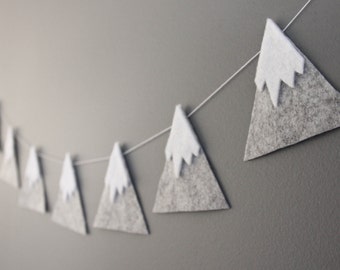 Felt Mountain Snowy Peaks Garland, Baby Nursery and Childrens Decor, Baby Shower Gift, Woodland Nursery, 1st Birthday