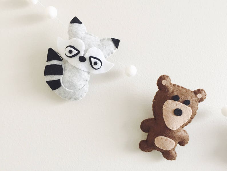 Plush Woodland Animals Felt Garland Banner, Woodland Nursery, Bear, Fox, Wolf, Owl, Deer, Raccoon, Baby Shower, Nursery Decor, 1st Birthday immagine 3