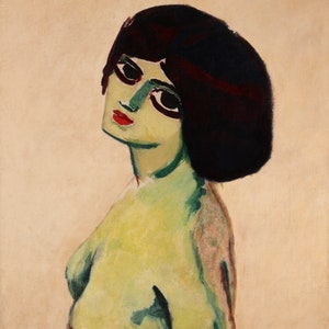 Può includere: Un dipinto di una donna con i capelli neri corti. Il suo viso è dipinto in modo stilizzato con la pelle verde, le labbra rosse e gli occhi grandi. Lo sfondo è beige chiaro.