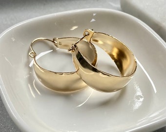 Small tapered basket hoops, 14k gold filled 25mm domed hoop earrings, wide gold 1 inch hoops, chunky lightweight handmade gold hoop earrings