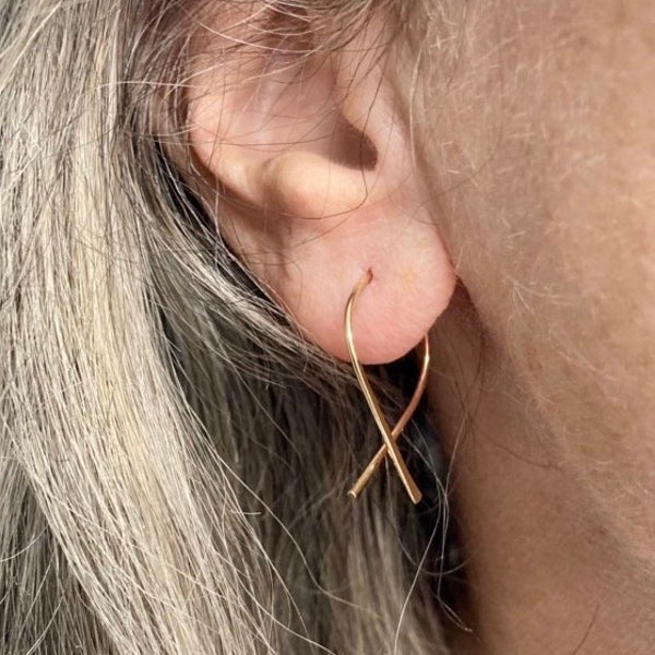 Small teardrop crossover hoop earrings, 1 inch crisscross hoop earrings, 25mm teardrop hoops, handcrafted hammered dainty everyday earrings