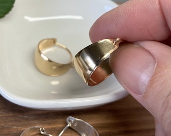 Pendientes de aro cónicos de 20 mm: Pendientes abovedados, ligeros, convexos, hechos a mano en oro laminado de 14k y plata de ley 925, de 3/4 de pulgada.