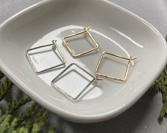 Small square everyday hoop earrings, tiny square wire hoop earrings, mini square hoops, square ear hugging hoops, everyday Geometric jewelry