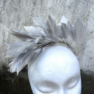 Goose Feather Wired Millinery Hat Mount silver