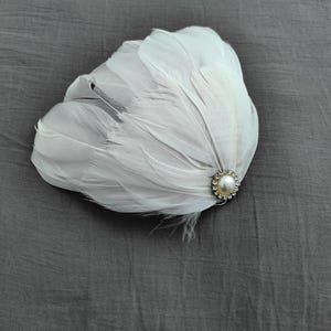 2PCS white Goose Feather hair pin Millinery wedding bridal Fascinator Hair Clip