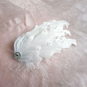 white Goose Feather hair pin Millinery wedding bridal Fascinator Hair Clip