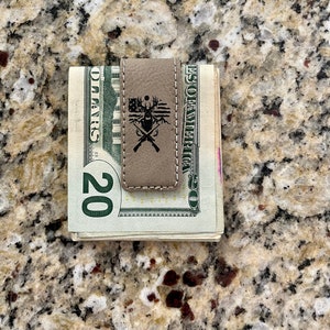 レーザー刻印されたアメリカ国旗、雄鹿、銃のマグネットマネークリップ