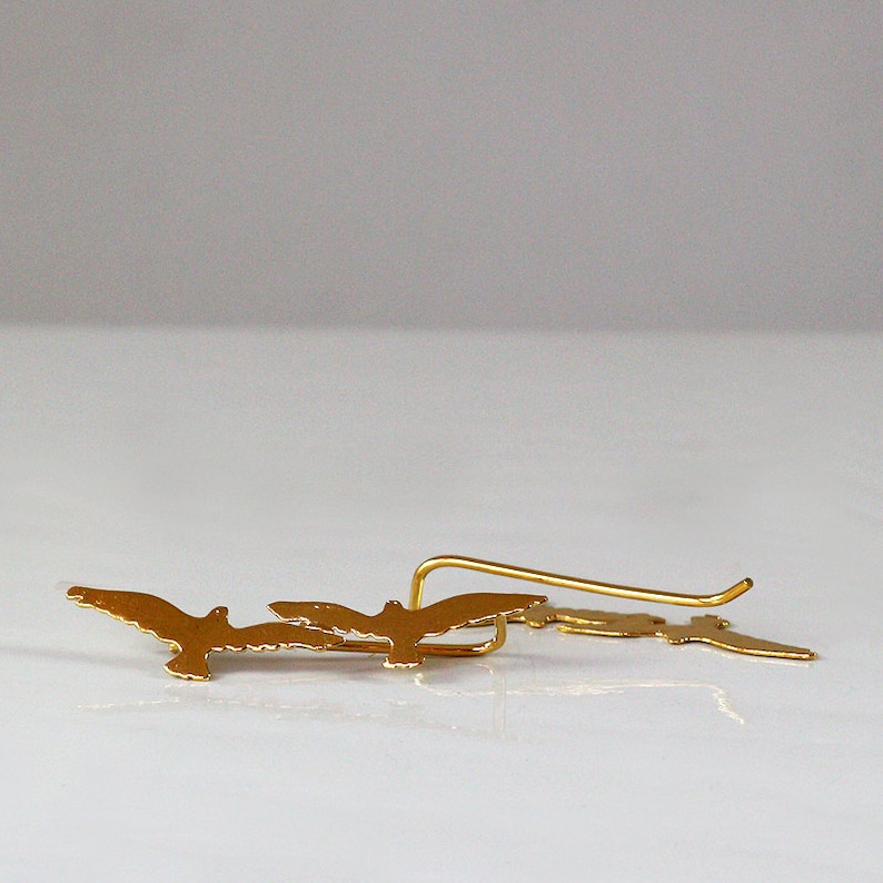 Gold or Silver Crawler Seagall jewelry Nickel Free Gold Ear Cuff Ear Climber Animal lover jewelry Seagall Ear Cuff