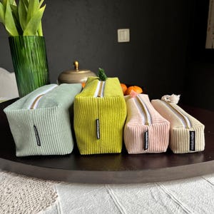 Mittelgroße weiche Cord-Box Federmäppchen, Kultur- / Brillen- / Projekt- / Reisebeutel / Vegan / Maßgeschneidert / in 4 Größen