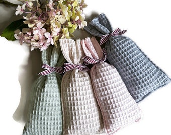Organic Lavender Sachets/ Handmade & filled with dried lavender buds from my garden/ Country touch/Vegan