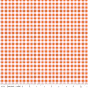 Puede incluir: Un patrón de tela que presenta un diseño de cuadros vichy repetitivo en naranja vibrante, rosa suave y blanco. El textil muestra una cuadrícula consistente, con una regla visible en el borde inferior que mide hasta 30 centímetros de largo.