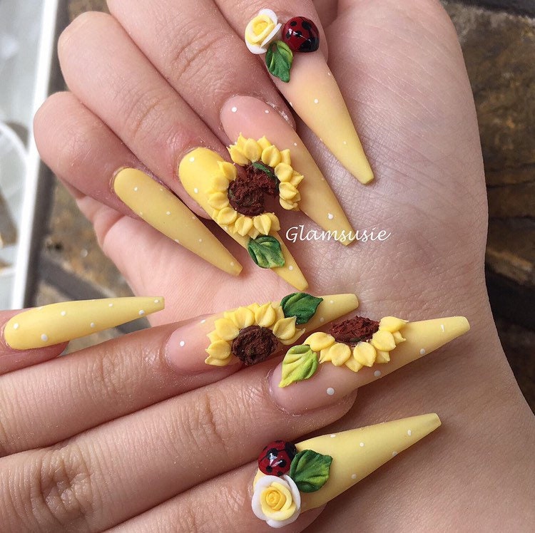 33 Sunflower Nail Art Ideas For Your Next Manicure | POPSUGAR Beauty
