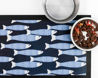Tapis de nourriture pour chats marine foncé poisson, protecteur de sol imperméable, tapis de nourriture en caoutchouc et tissu conçu par un artiste, tapis d'alimentation en caoutchouc antidérapant pour chatons