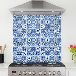 Blue & White Tile Effect Glass Back Splash • Mediterranean Kitchen Panel • Toughened Heat Resistant Cooktop Backdrop • Easy‑Clean Modern
