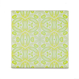 Fräscha, pigg kakelplattor, dekorativa mönsterplattor, millefiori-design med lime-äpple, delikata stänkskydd, pigg vägg, badrumskakel