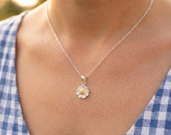 Silver Daisy Pendant Necklace, Mixed Metal Flower Jewellery, Gold Centred Daisy Charm, Minimalist Everyday Botanical Necklace